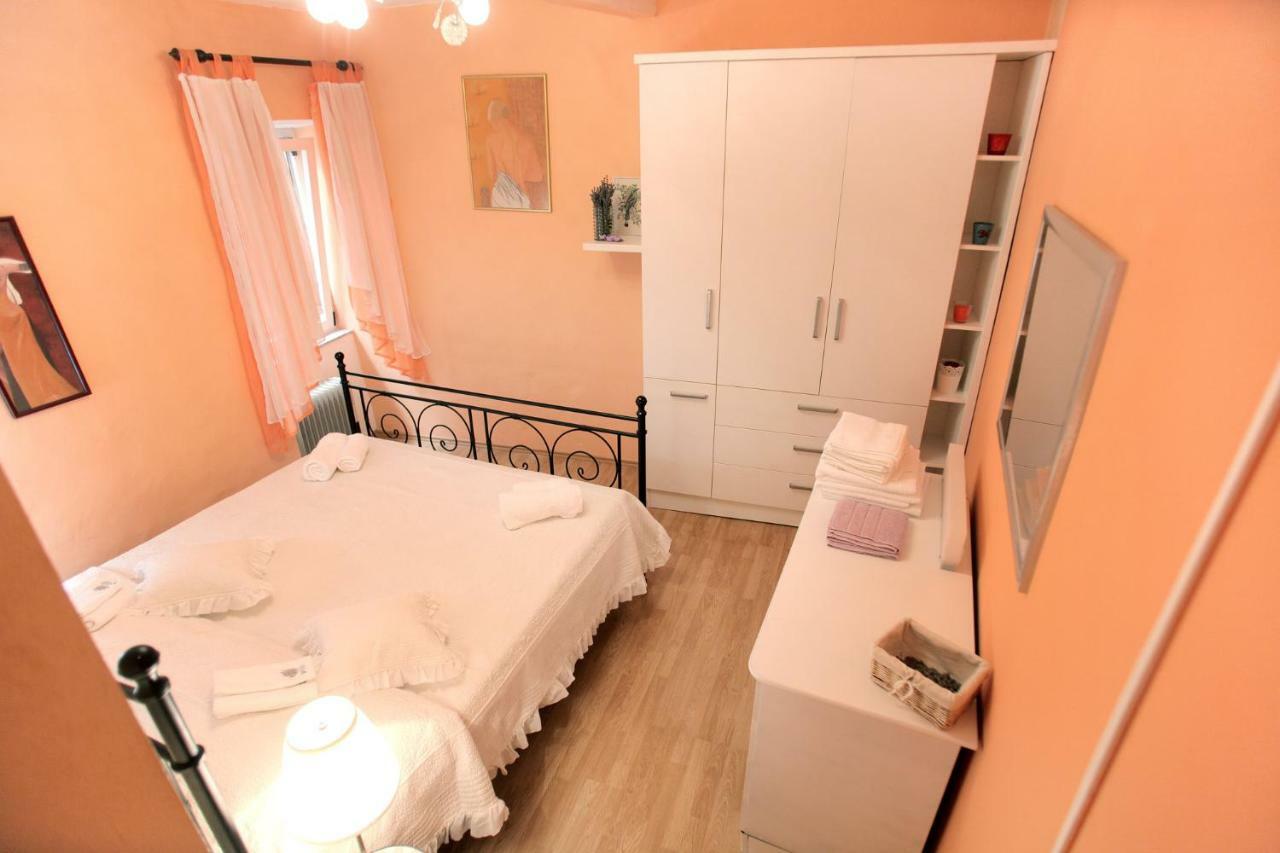 Phaedra Apartment Trogir Exteriör bild